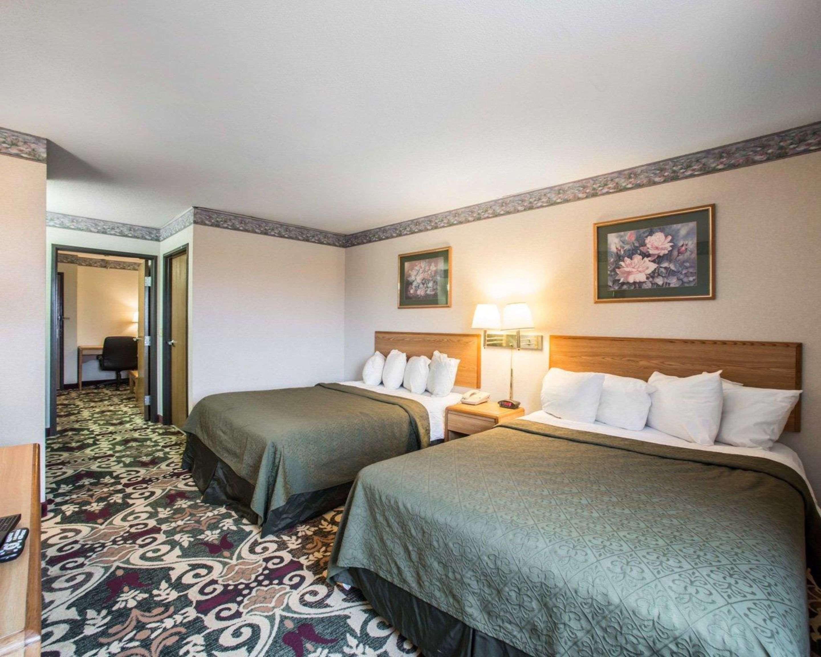 Quality Inn & Suites Caseyville - St Louis Exterior foto