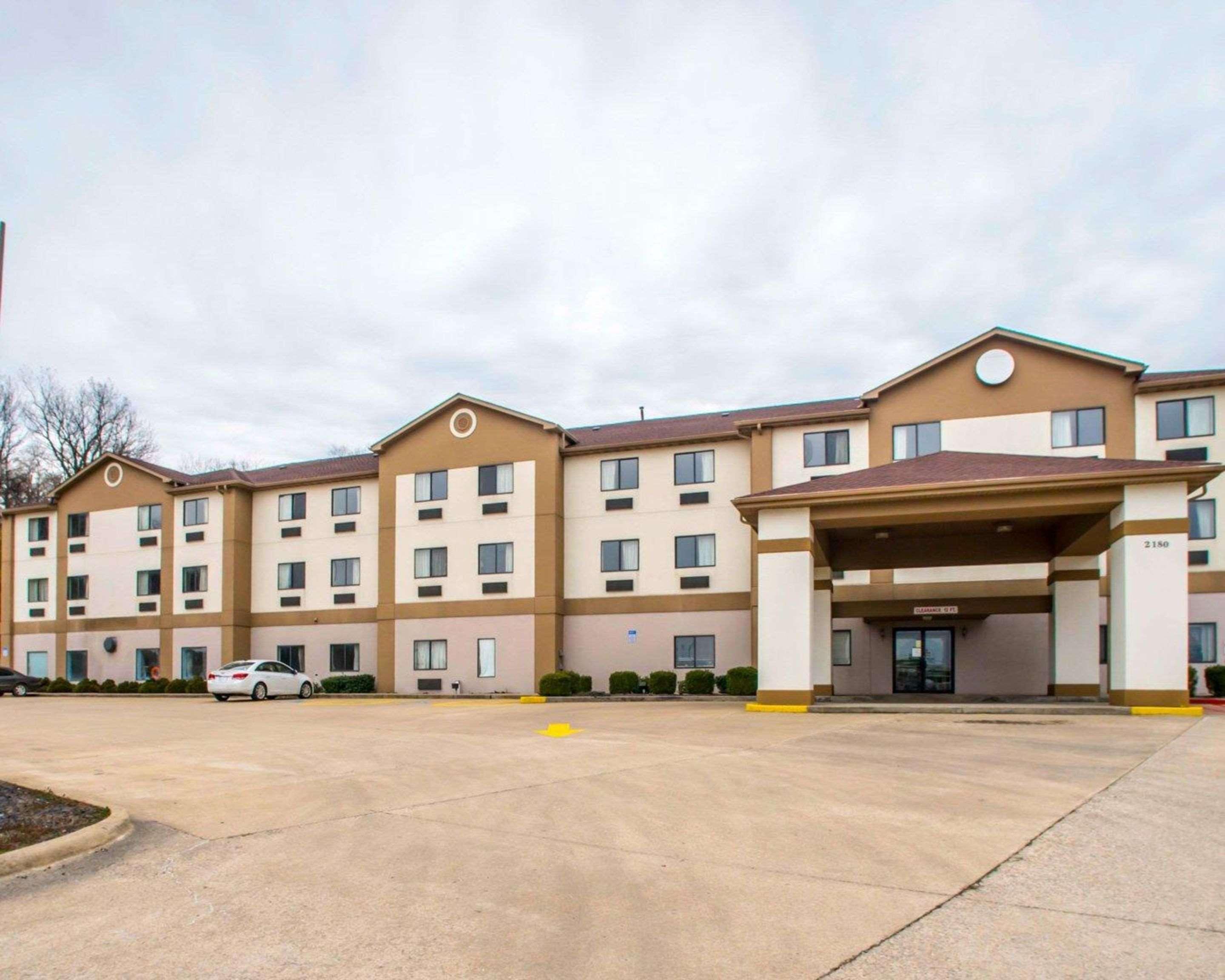 Quality Inn & Suites Caseyville - St Louis Exterior foto