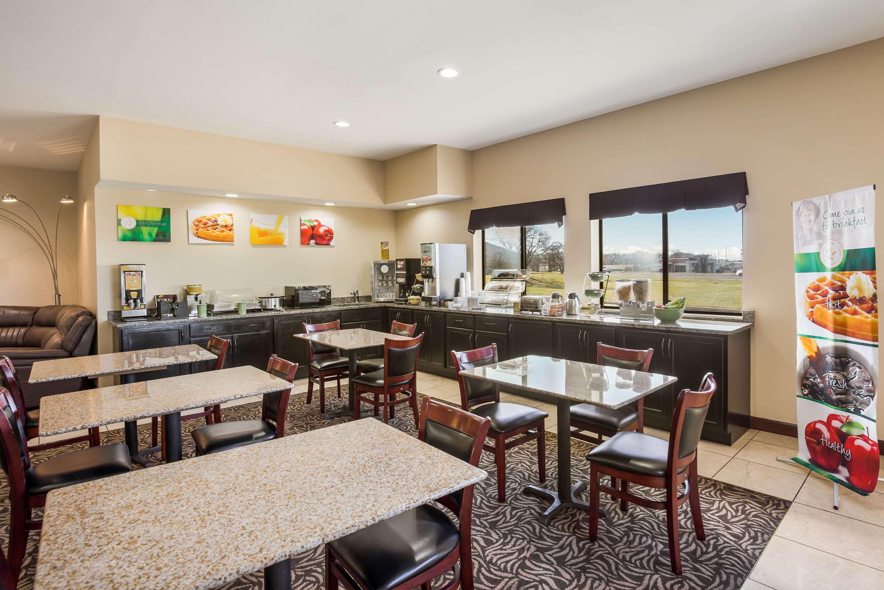 Quality Inn & Suites Caseyville - St Louis Exterior foto